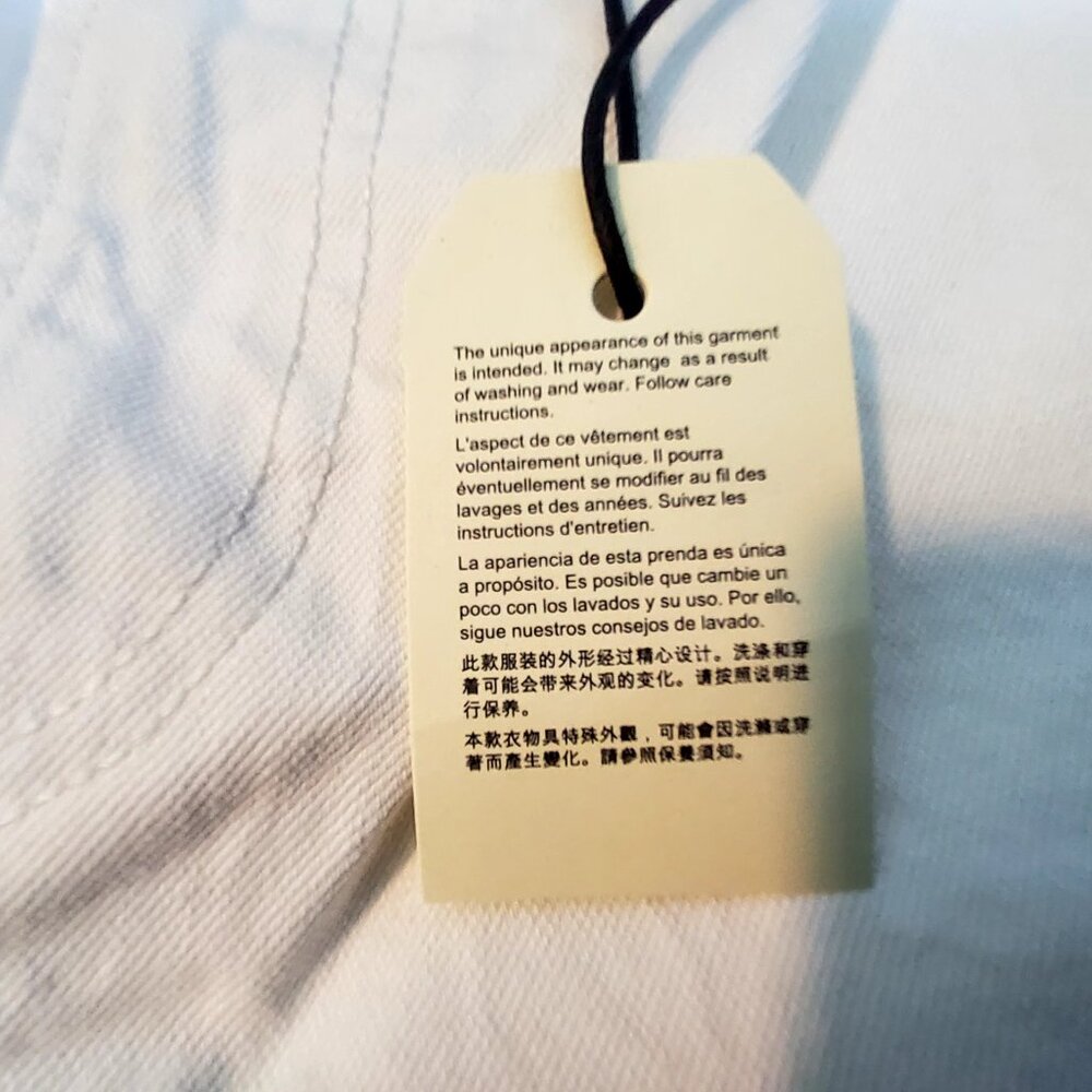 Levis Premium Ribcage Bermuda White Denim Shorts Size 25 Classic five-pocke - Picture 6 of 16